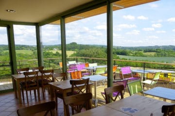 Le restaurant et la terrasse des Roulottes des Korrigans